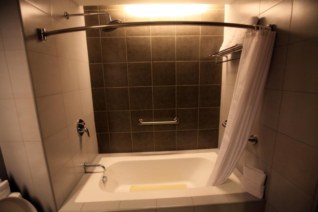 Microtel By Wyndham Up Technohub Quezon City Room photo
